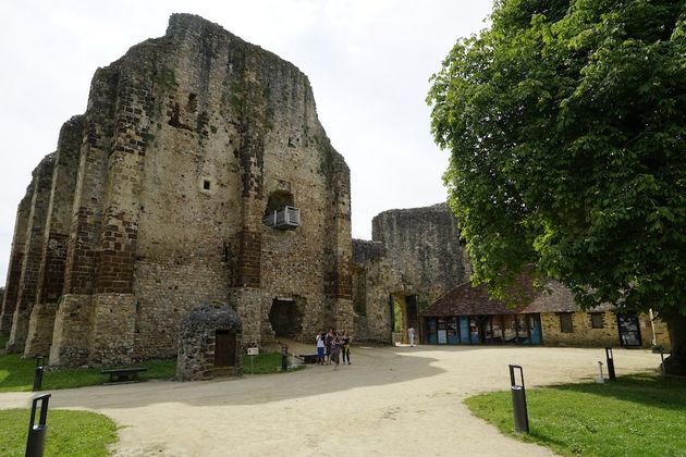 Ruine_ van_Sainte_Suzanne