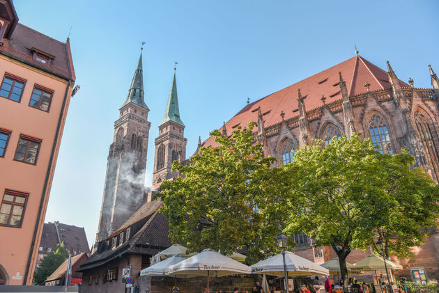 De Sint-Sebalduskerk met z`n kenmerkende torens