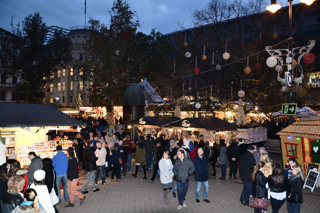 De kerstperiode zorgt ervoor dat het toch altijd net iets gezelliger is in de stad.