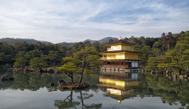 De gouden tempel Kinkaku-Ji\u00a9 eariewboo - Fotolia