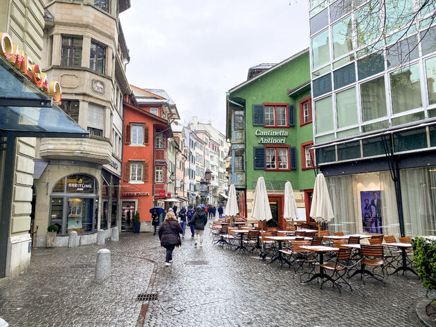 Slecht weer of niet, de kleuren in Altstadt zorgen voor een goed humeur!