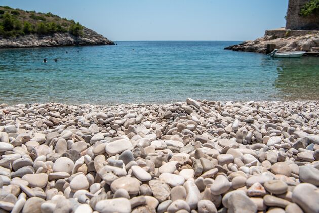 De meeste stranden in Kroati\u00eb zijn kiezelstranden