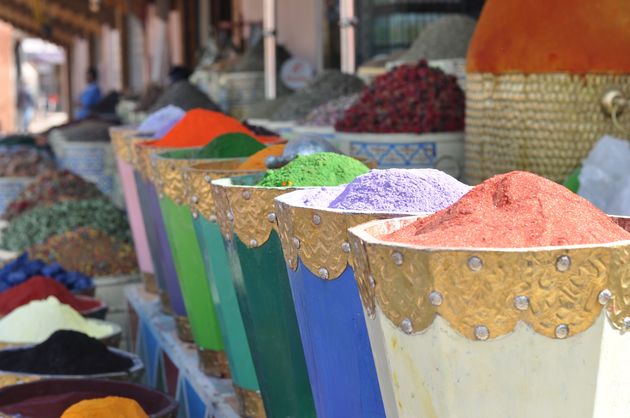 Op iedere souk vind je kleurrijke Marokkaanse kruiden