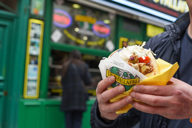 Dit m\u00f3\u00e9t je proeven: het beroemde broodje van L`As du Fallafel