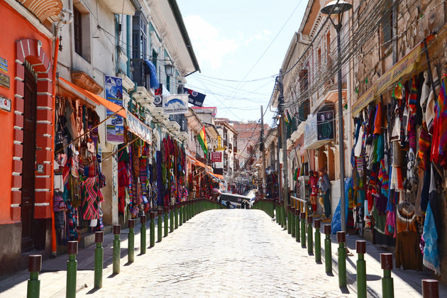 Rijk gekleurde straten met eigen gemaakte souvenirs vind je in deze stad in overvloed.