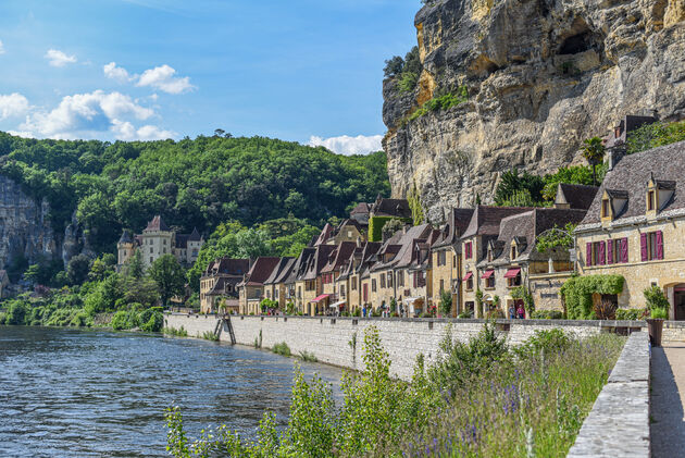 La Roque ligt direct aan de rivier de Dordogne