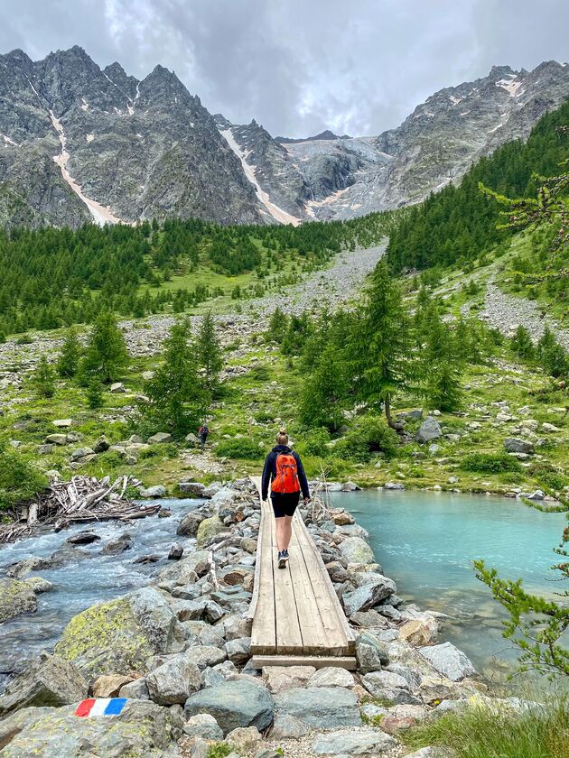 E\u00e9n van de mooiste bergmergen van de Franse Alpen: Lac de la Douche in de Ecrins