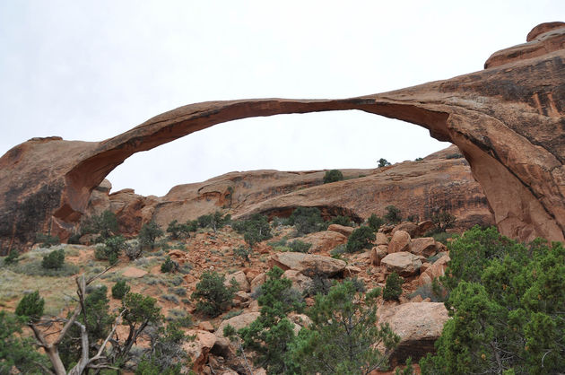 Landscape Arch in Arches National Park (Utah). 