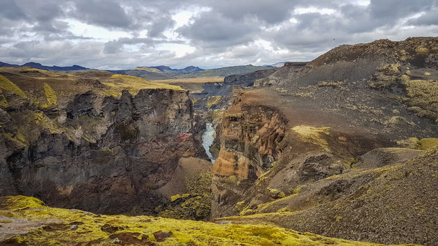 Van dit IJslandse vulkaanlandschap blijf je maar foto`s maken