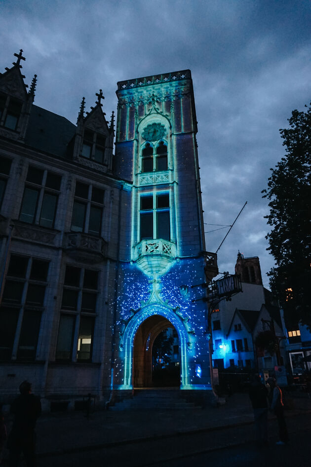 In de zomer geniet je van Les Nuits Lumi\u00e8re in Bourges