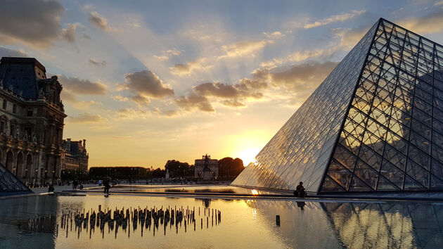 En dan na de zonsondergang bij het Louvre ga je weer naar huis!