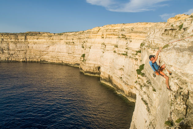 Wie durft gaat rotsklimmen op de Maltese eilanden