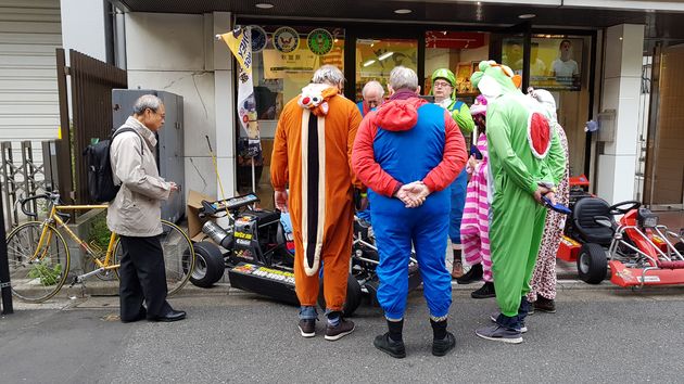 `Technische briefing` in Japanese style (de tolk luistert alleen)