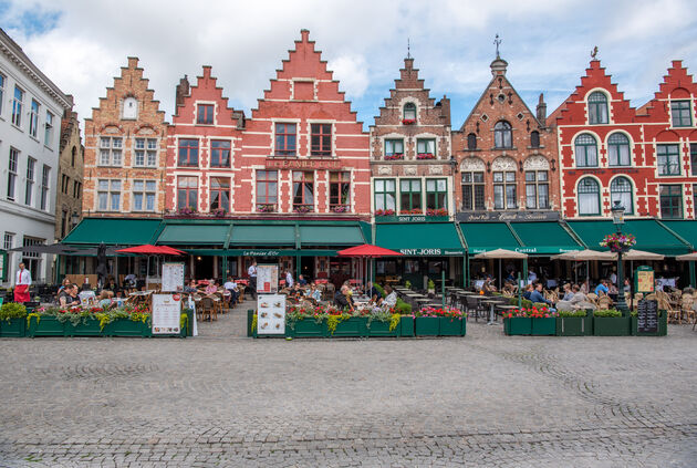 Aan de Markt vind je veel restaurants met een terras in de zon