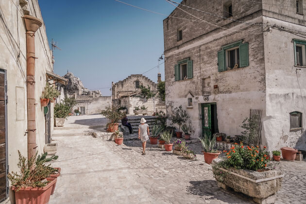 Dwalen door de mooie, oude pleinen en straten van Matera