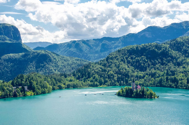 Pure romantiek op en rondom het meer van Bled in Sloveni\u00eb