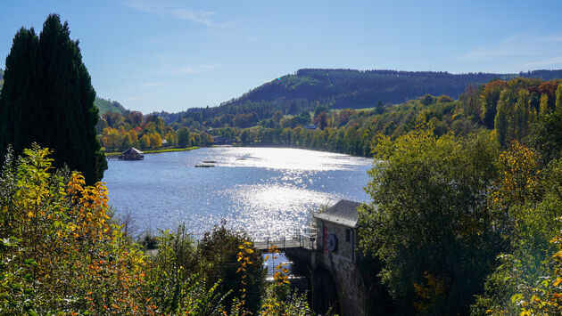 Valt de Ourthe droog, dan is het stuwmeer van Nisramont de perfecte plek om te kano\u00ebn