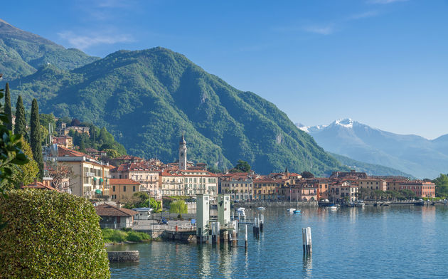 Menaggio is een van de mooiste dorpen van Lake Como \u00a9 travelpeter - Adobe Stock