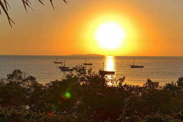 mozambique-zonsondergang-vissers.jpeg