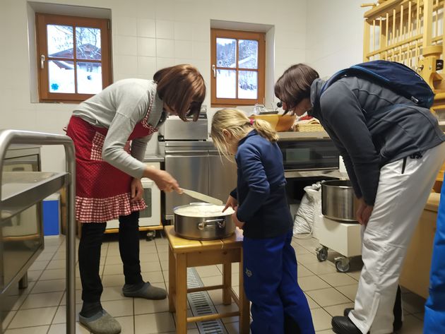 Mozerella kaas maken vakantieboerderij Roter Hahn