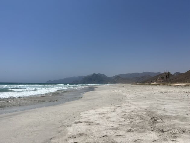 Het witte strand van Muhgsail beach