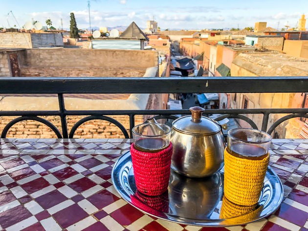 En verse muntthee kun je niet genoeg drinken als je in Marrakech bent