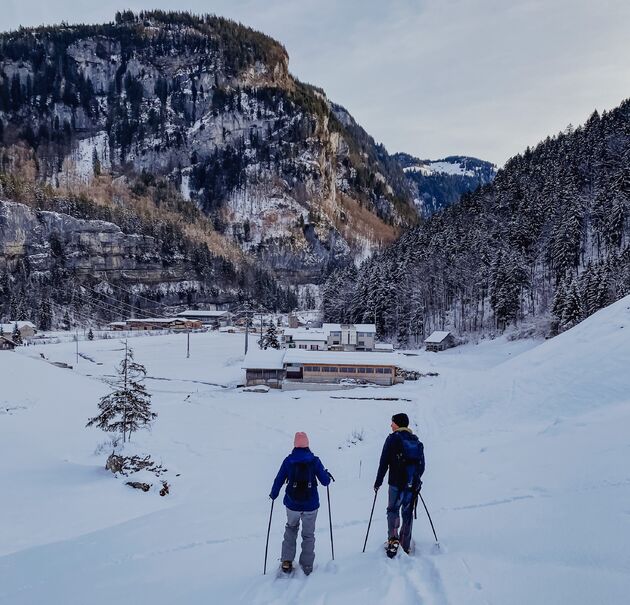 <em>Sneeuwschoenwandelen in Muotathal.<\/em>