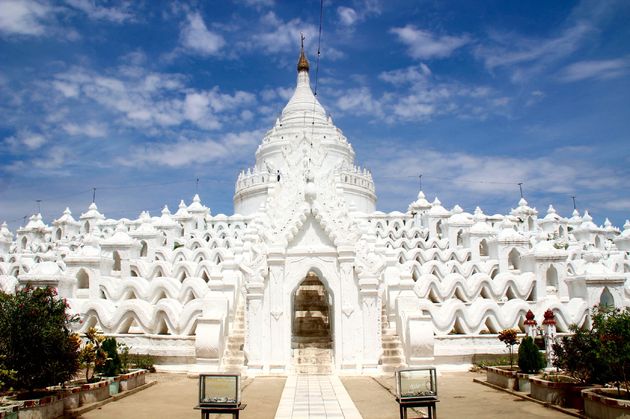 Doen: bezoek de witte tempel in Mandalay