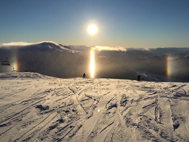 Ski\u00ebn bij zonsopkomst met dit uitzicht: dat kan alleen in Noorwegen