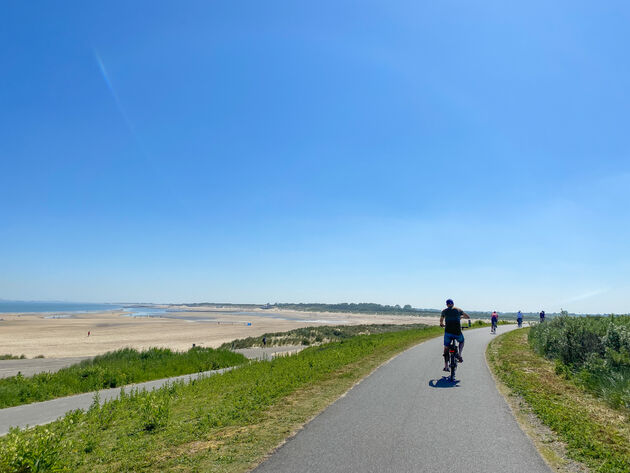 Fietsroutes verkennen langs de kust van Zeeland