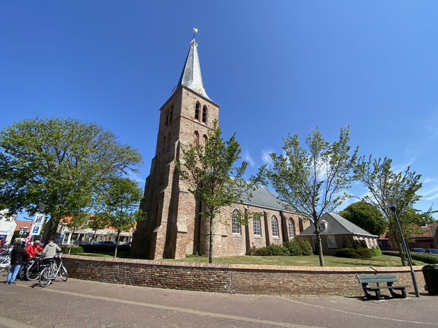 De Nederlands Hervormde kerk van Domburg vaak getekend door Piet Mondriaan