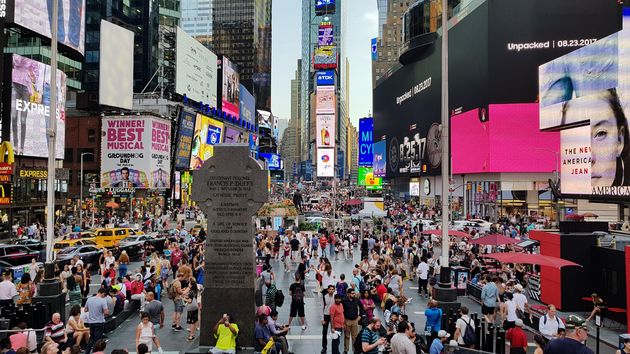 Times Square, de gekte ten top, de plek waar je echt over de koppen kunt lopen