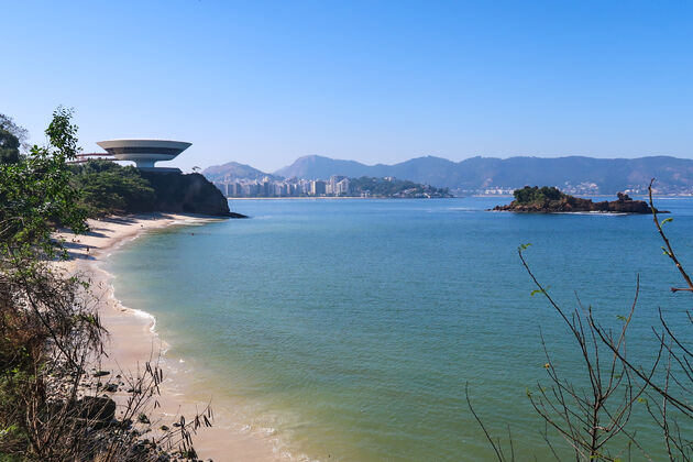 Neem de boot naar Niteroi