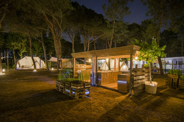 Nordisk Village Venezia by night