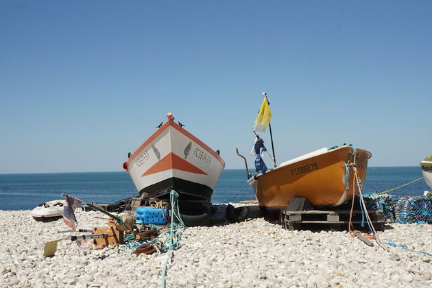 Normandi\u00eb, bootjes aan het strand zoals je deze alleen maar aan de Franse kust vindt