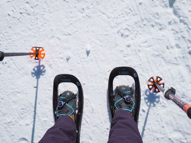 Sneeuwschoenen onderbinden en gaan!