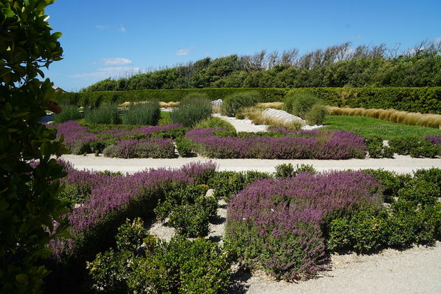 De siertuin bij de vuurtoren van Chassiron