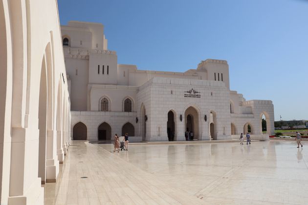 Even verderop vinden we het Royal Opera House Muscat