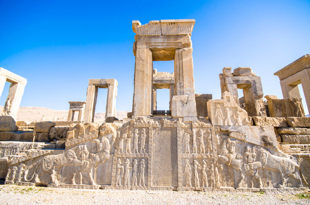 Resten van oude bouwwerken in Persepolis\n\u00a9 panithi33 - Adobe Stock