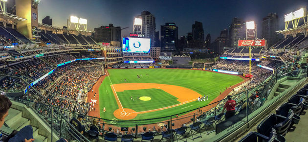 Petco Park bevindt zich midden in de stad