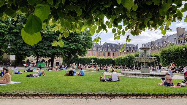 place-des-vosges-parijs-2.jpeg