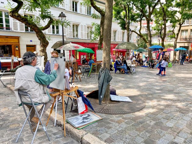 Laat je natekenen of schilderen door een kunstenaar op Place du Tertre