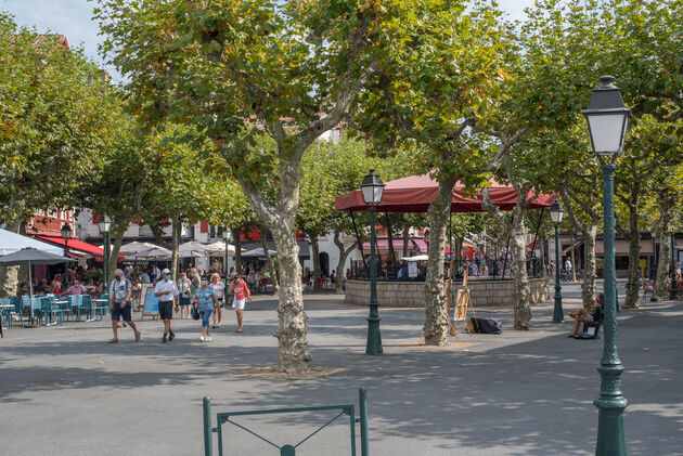 Place Louis XIV is het gezelligste plein