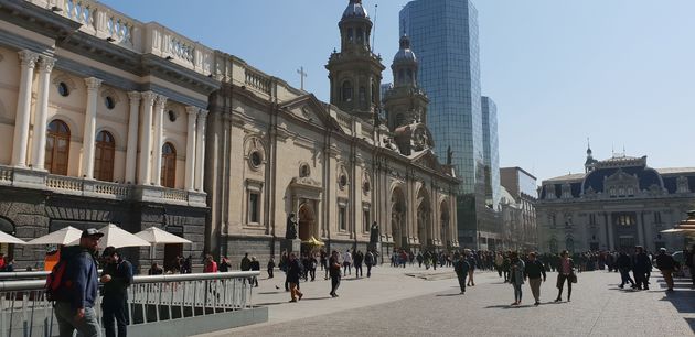 Plaza de Armas met links de Cathedral Metropolitana