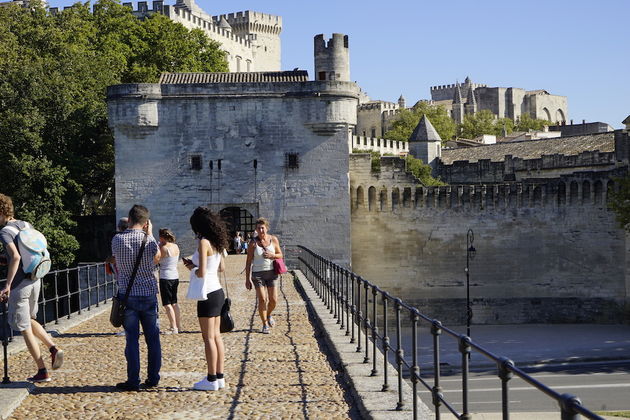 Le Pont d`Avignon blijft een publiekstrekker