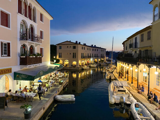 Port Grimaud in de avond