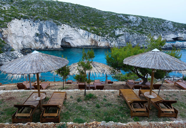 De prachtige baai van Porto Limnionas