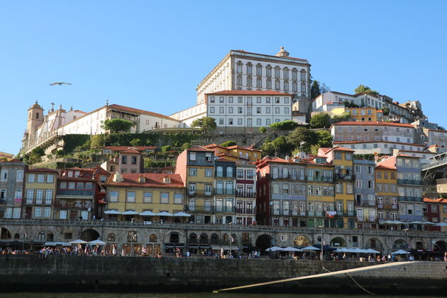<em>Porto zien vanaf het water geeft een heel andere indruk van de stad. <\/em>