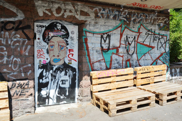 Veel graffiti en streetart in de wijk Prenzlauer \u2013 Berg in Oost Berlijn