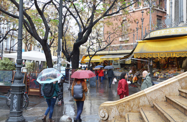 Ook al regent het in Valencia, je kunt je nog steeds heel goed vermaken.